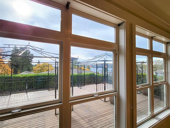 Views of Lake Washington that over look Gene Coulan Beach Park