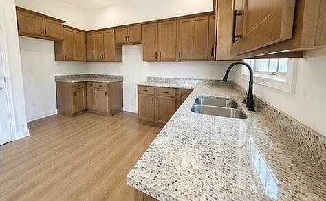 5th image of 308 Cinchpost Cir