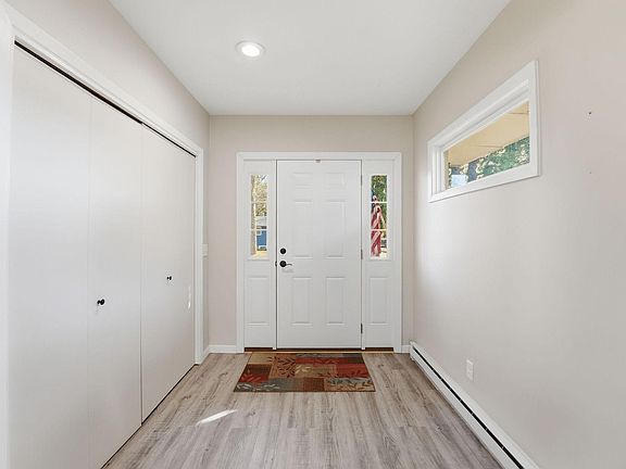 3rd image of 521 Maple St