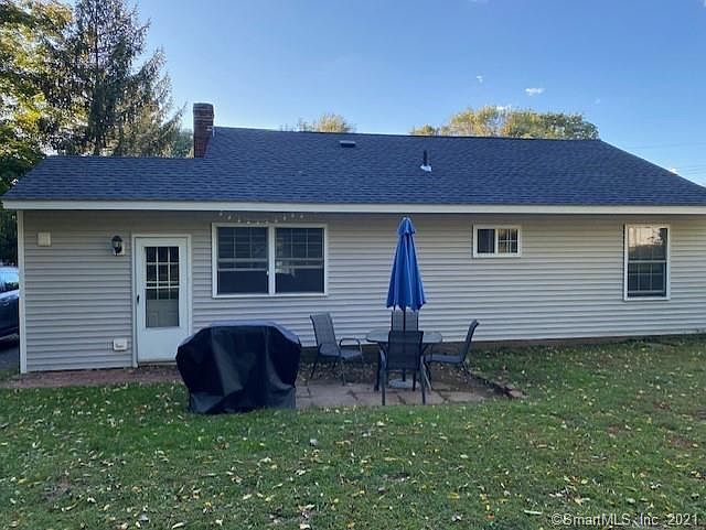 2nd image of 14 Coe Avenue Ext