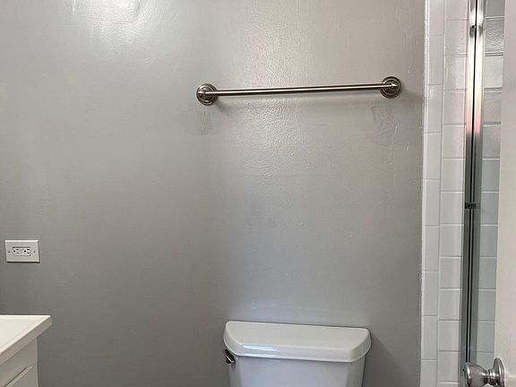 4th image of 743 El Camino Real APT 32