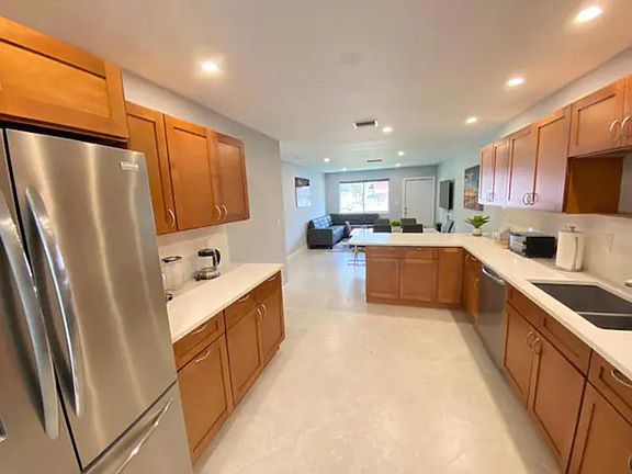 2nd image of 5061 SW 27th Ave