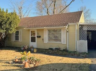 2228 W Forrest Hill Ave, Peoria, IL 61604