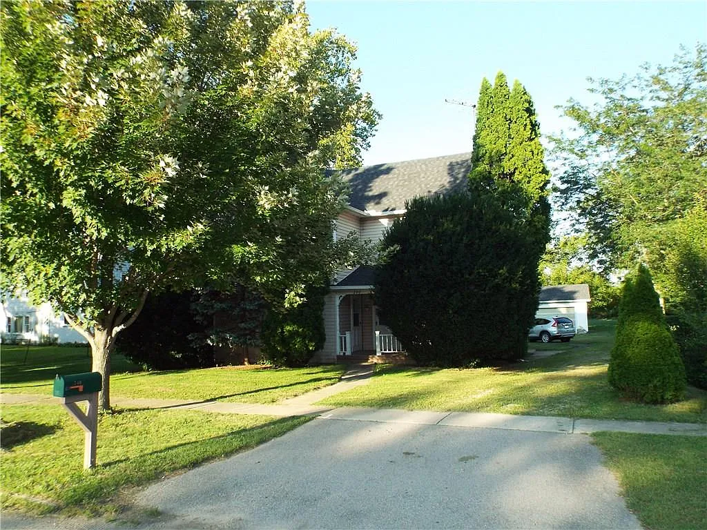 254 N Main St photo 1
