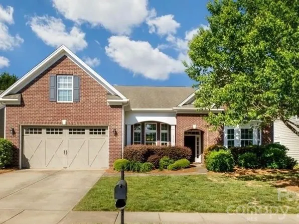 8720 Artesa Mill Ln, Charlotte, NC 28214