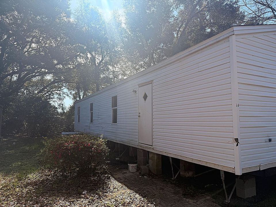 1st image of 3860 Creighton Rd #2