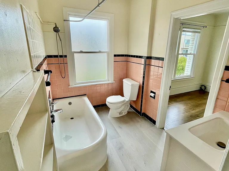 1505 Gough St #12 — Photo 7