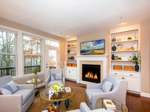 25 Sea Spray Avenue #25, Mashpee, MA 02649