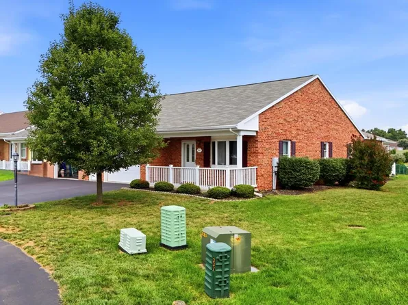 341 Winding Oak Dr, Hagerstown, MD 21740