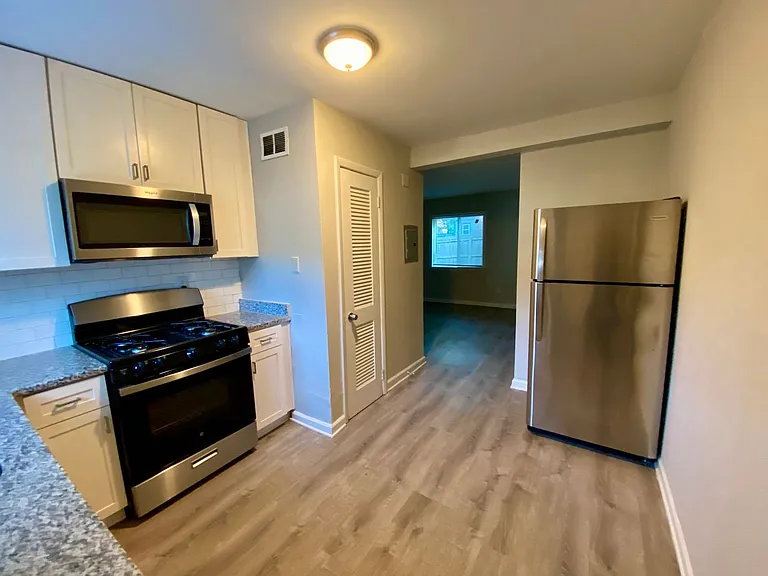 Oak Pointe Apartments — Photo 6