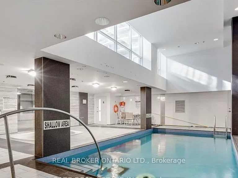 21 Carlton St #1310 — Photo 17
