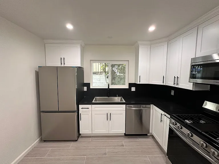1916 Selby Ave #2 — Photo 8