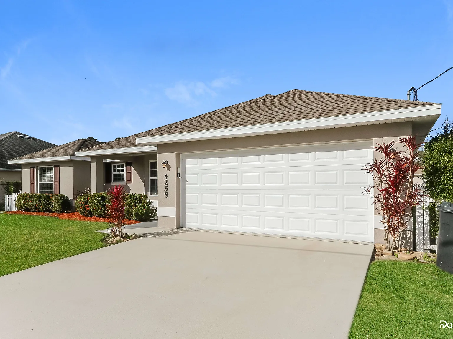 3 bed, 2.0 bath, 1584 sqft, $2,635 — Photo 2