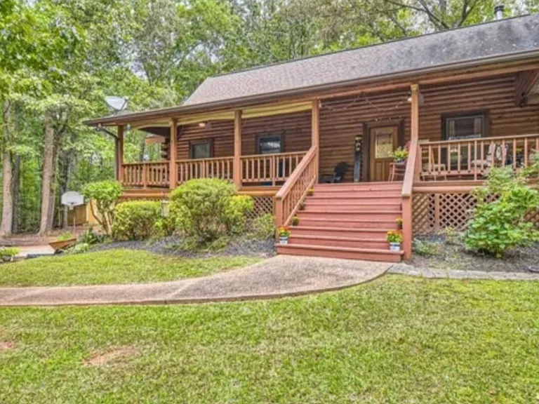 5969 Hearn Rd — Photo 2