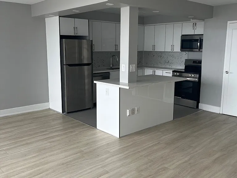 2160 Lakeshore Rd — Photo 30