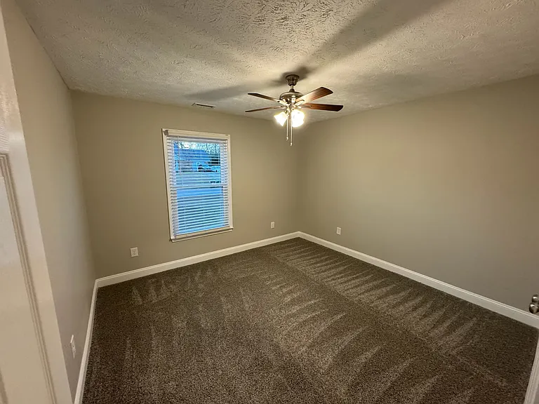 139 Thornbird Dr — Photo 16