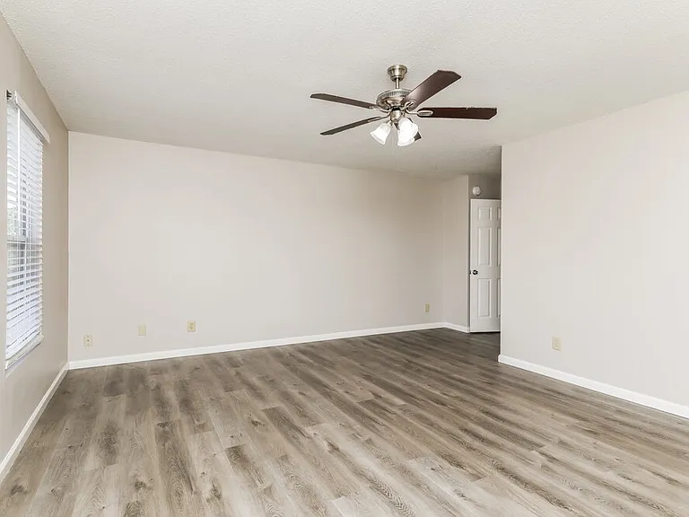 6336 Alonzo Dr — Photo 10