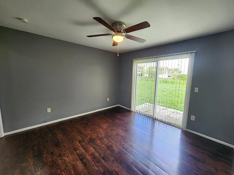 3985 Avanti Cir — Photo 15