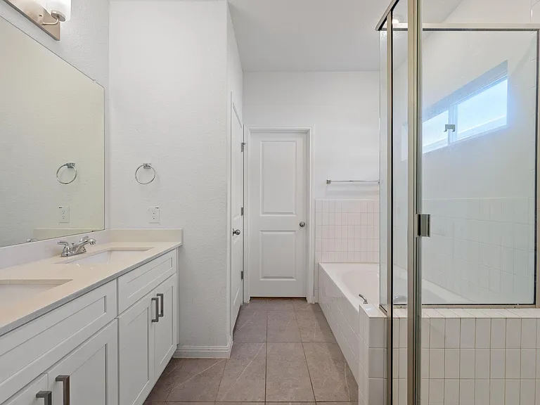 185 Jackman Dr — Photo 12
