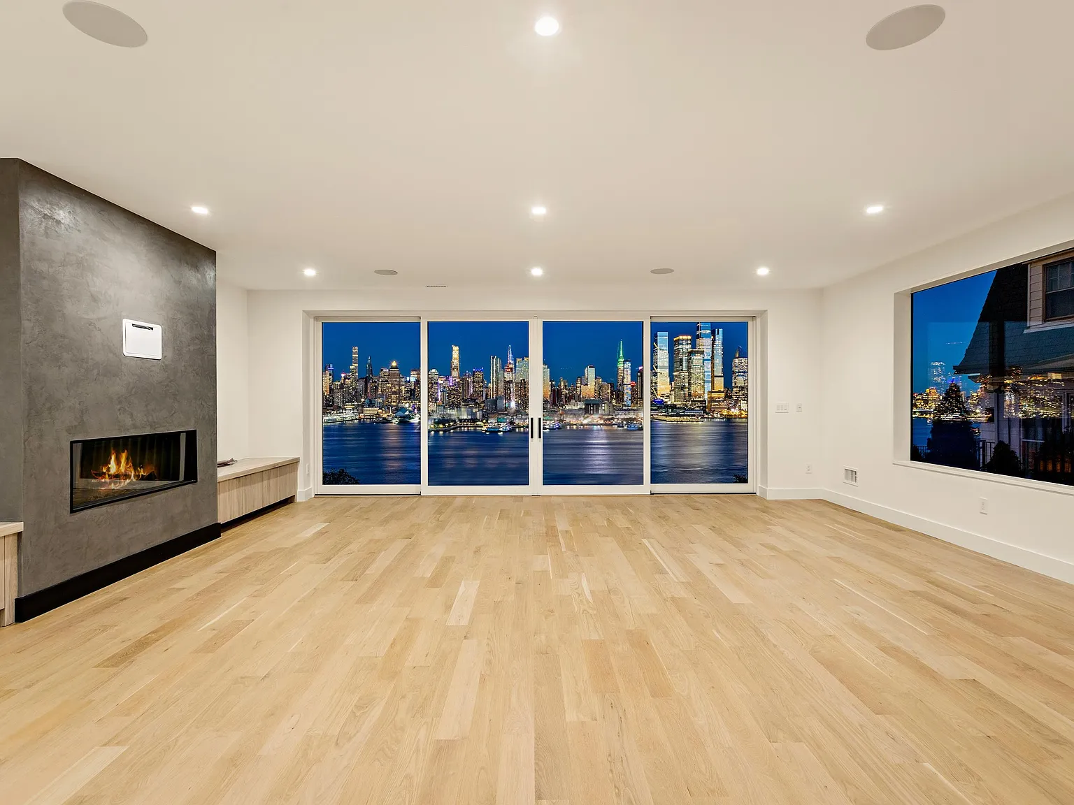 5 bed, 7.0 bath, 5100 sqft, $25,000 — Photo 4