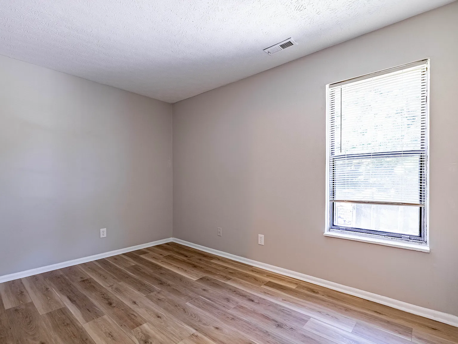 Emberwood Apartments — Photo 2