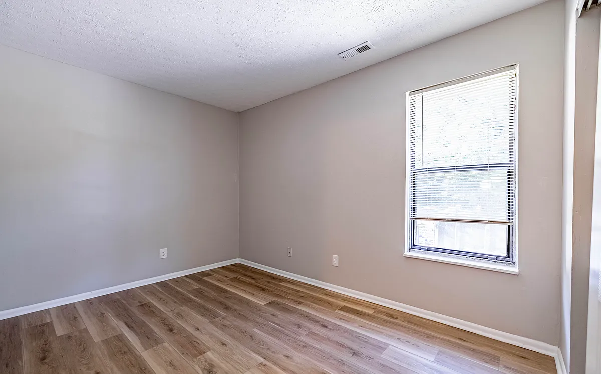 Building Photo - Emberwood Apartments