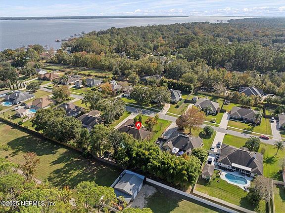 5th image of 136 FAIRWAY OAKS Drive