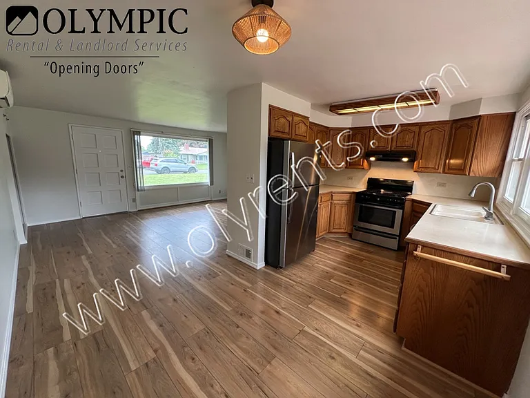 Dining & Kitchen