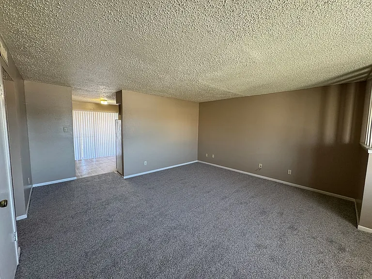 2202 Hunt Dr — Photo 20