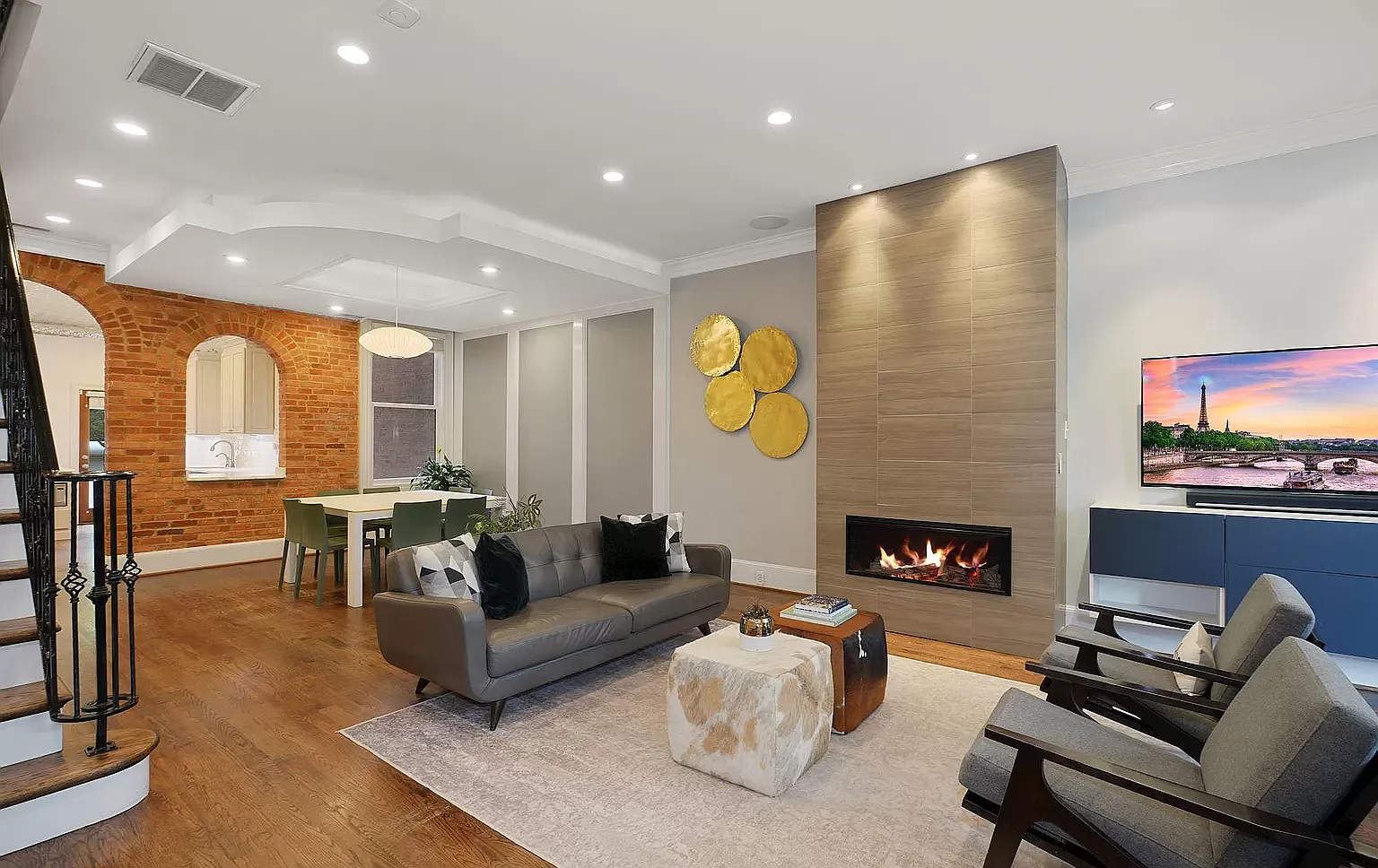 5 bed, 4.5 bath, 3313 sqft, $9,400 — Photo 2