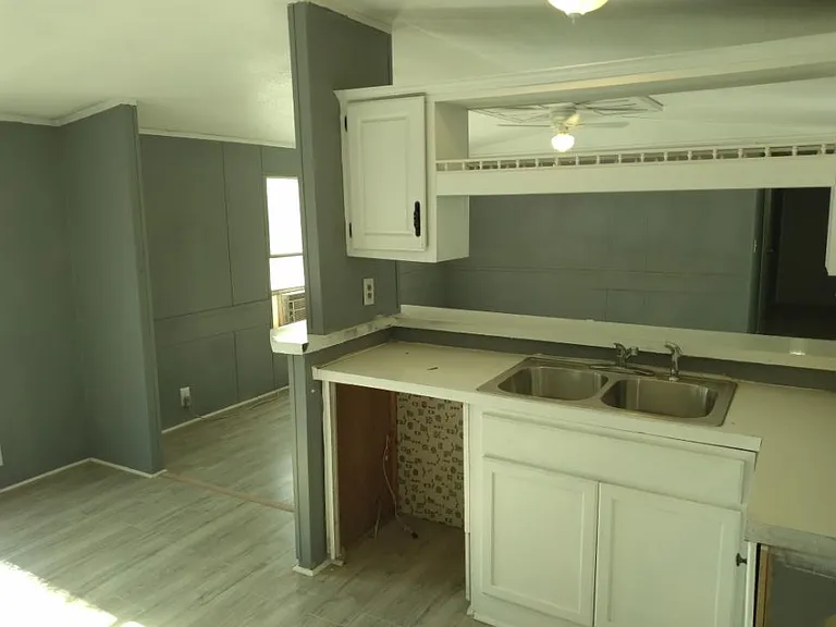 315 The Oil Rd — Photo 9