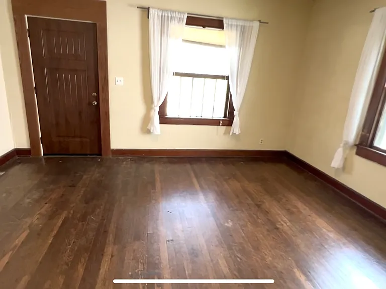 315 E Smith Ave — Photo 5