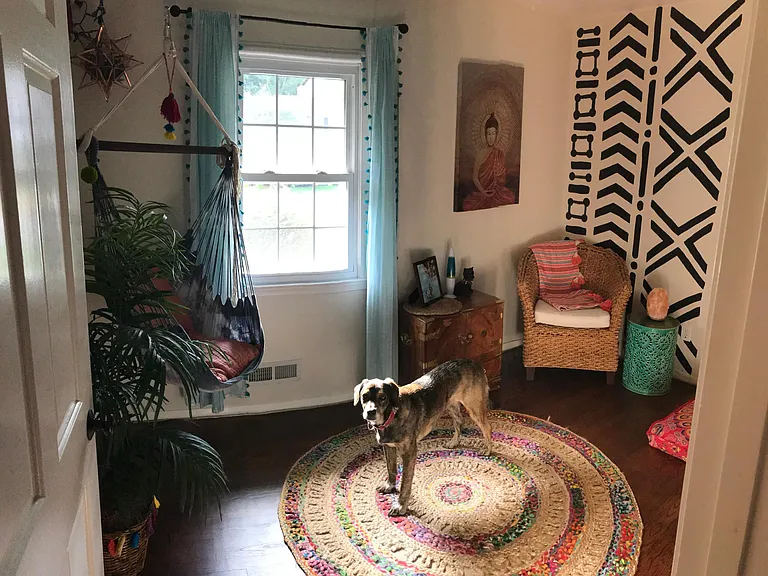 3rd bedroom, with mural on wall