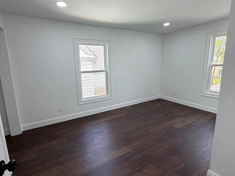 13 Grant St — Photo 11