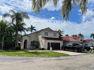 15916 SW 82nd St, Miami, FL 33193