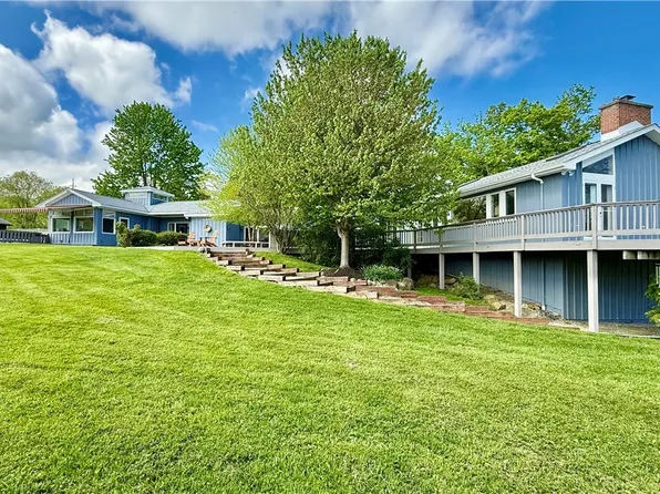 6975 Sweetland Rd, Derby, NY 14047