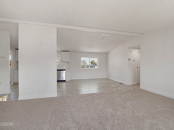 5th image of 904 Highlands Dr
