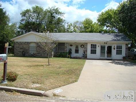 1st image of 3414 Royal Dr