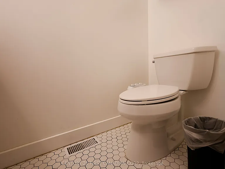 70 Chapman Ct #70 — Photo 11