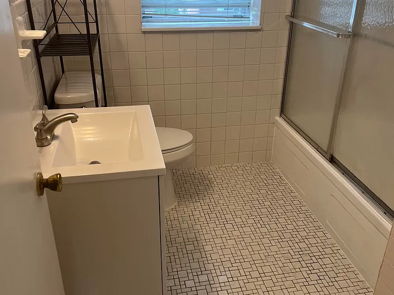 207 Lake Shore Rd #3 — Photo 8