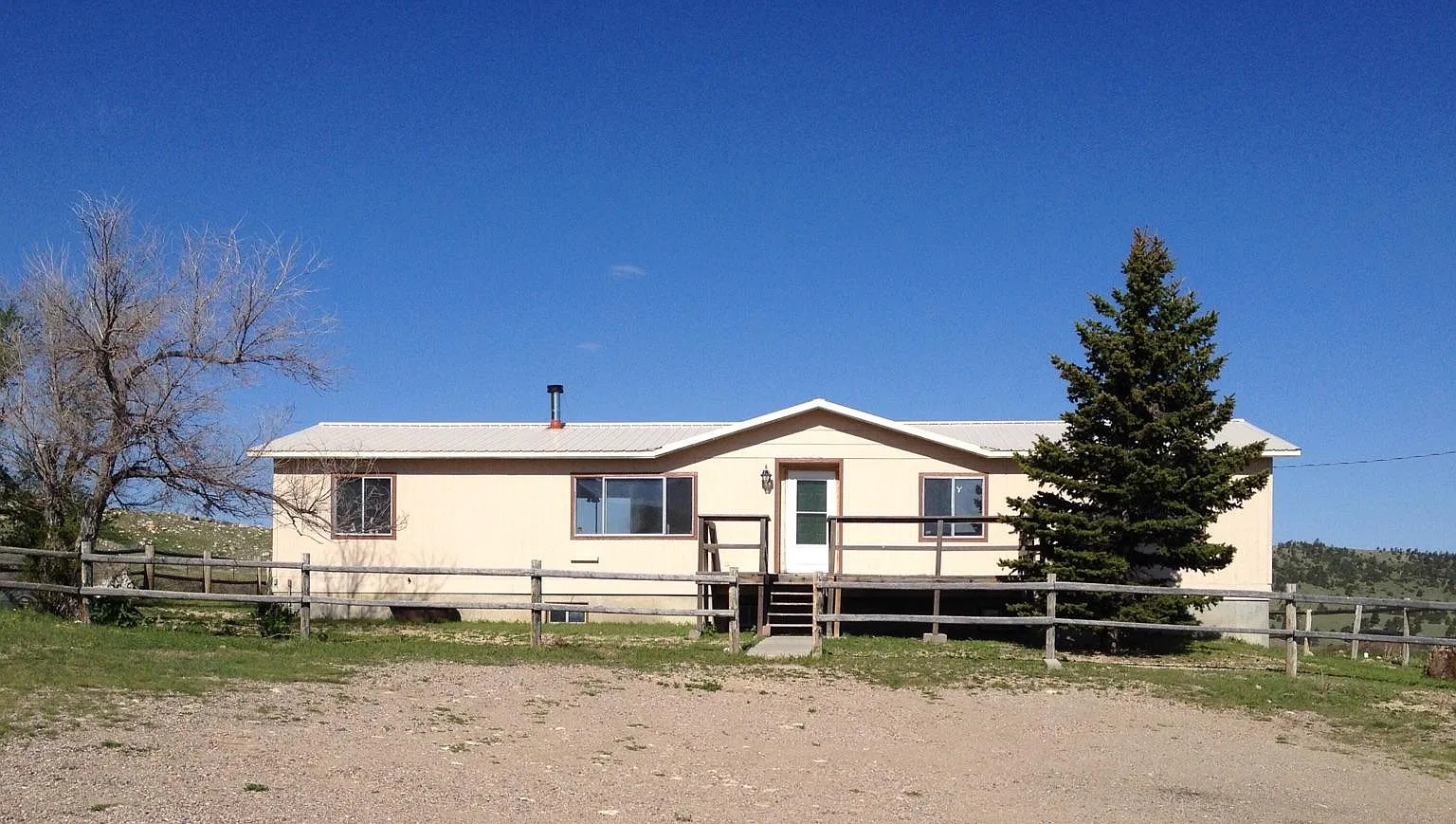 3 bed, 1800 sqft, $1,600 — Photo 1