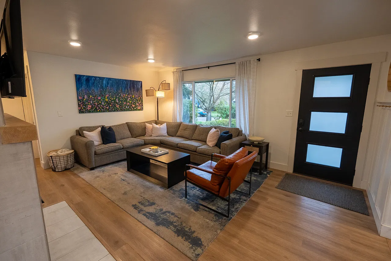 2 bed, 1080 sqft, $2,595 — Photo 4