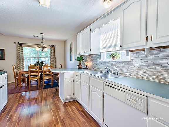3rd image of 3817 W Gardenia Dr
