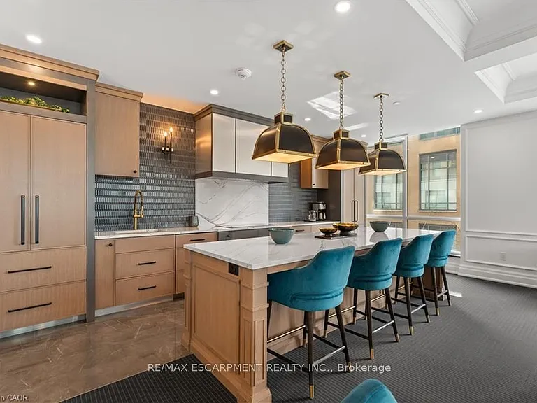 2060 Lakeshore Rd #205 — Photo 35