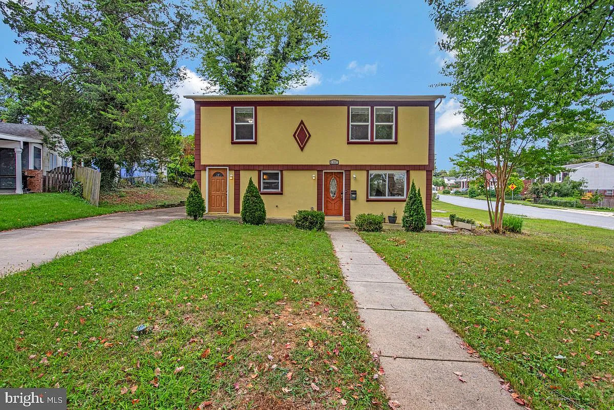 4 bed, 3.5 bath, 2373 sqft, $4,200 — Photo 4