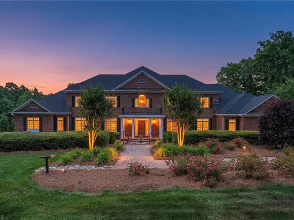 151 Wellsprings Ct, Pfafftown, NC 27040
