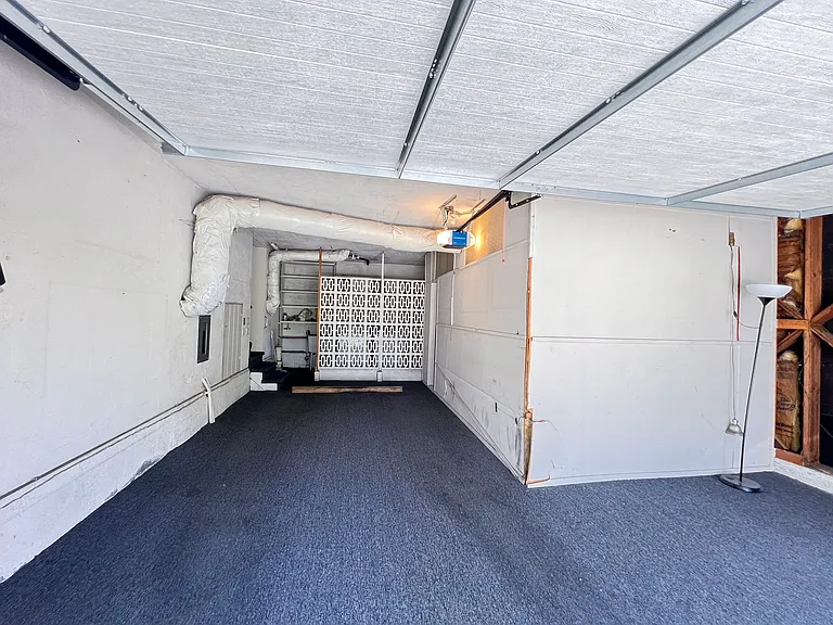 29 Upland Ave — Photo 16