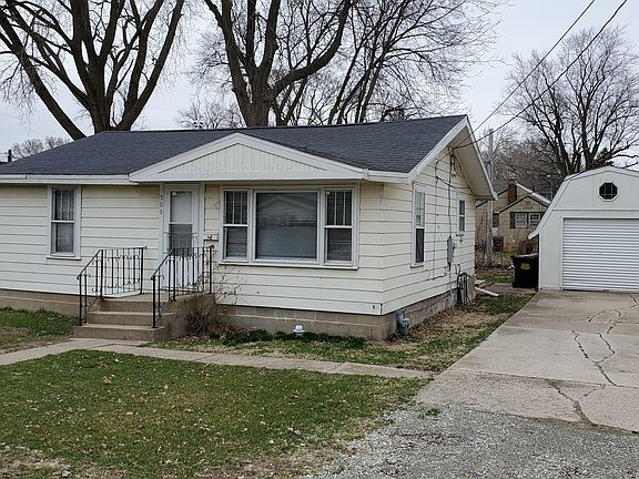 2nd image of 506 Pleasant St
