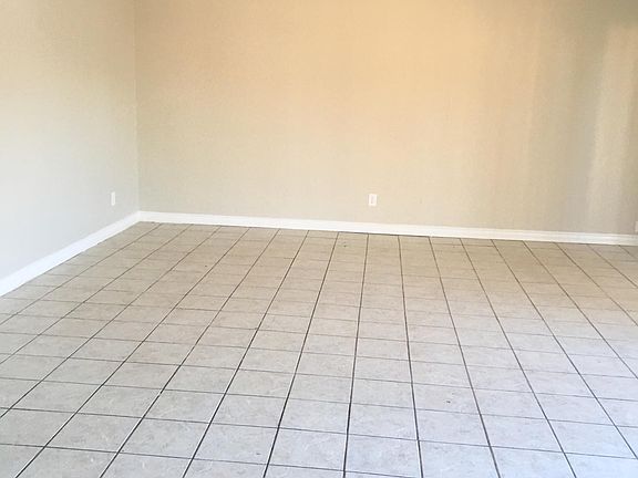 4th image of 8006 W Minnezona Ave