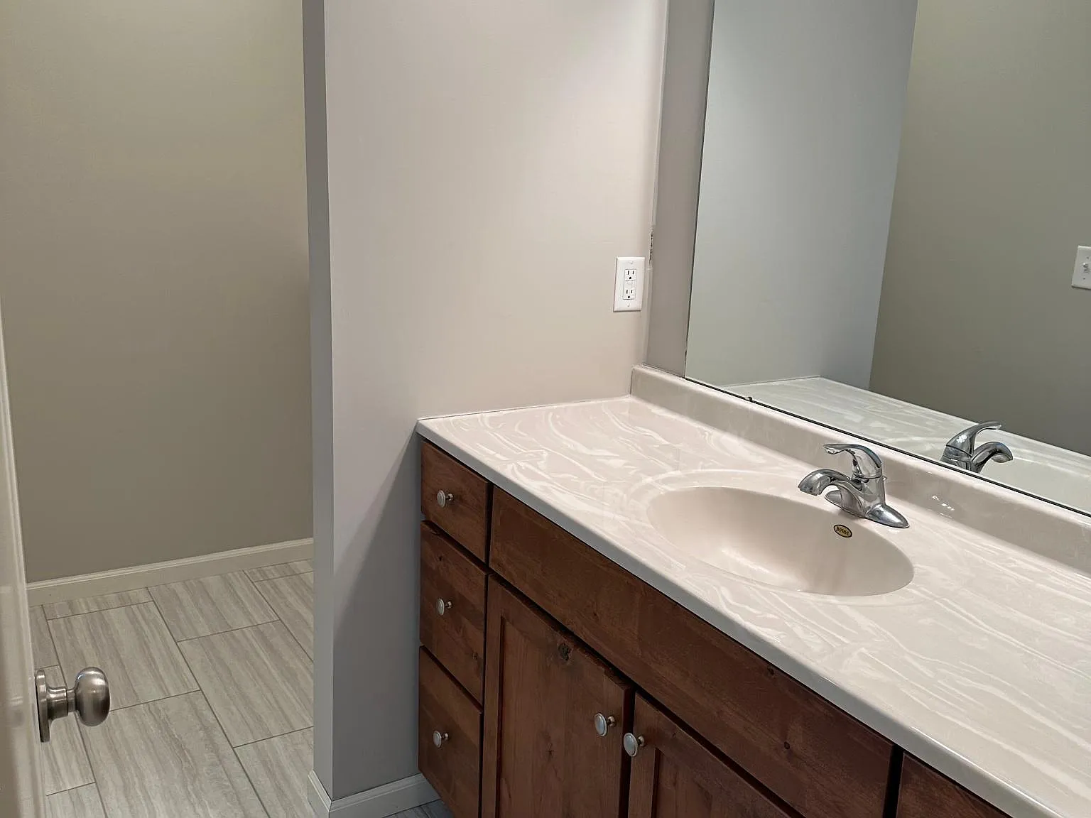 2 bed, 1.5 bath, 1250 sqft, $1,755 — Photo 3